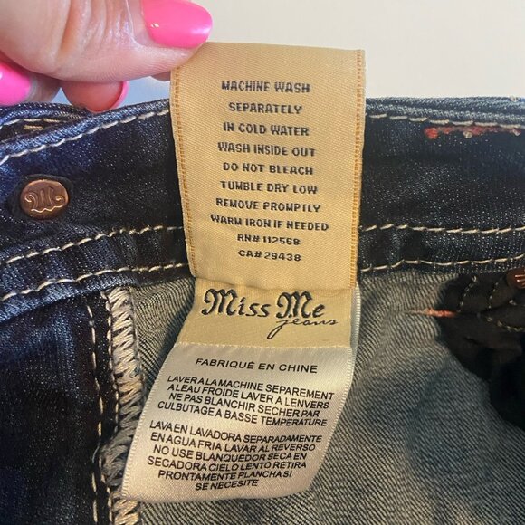 Miss Me Jeans Mid Rise Easy Crop Rhinestone embellished Women’s Sz 30 Dark Wash - Picture 11 of 13